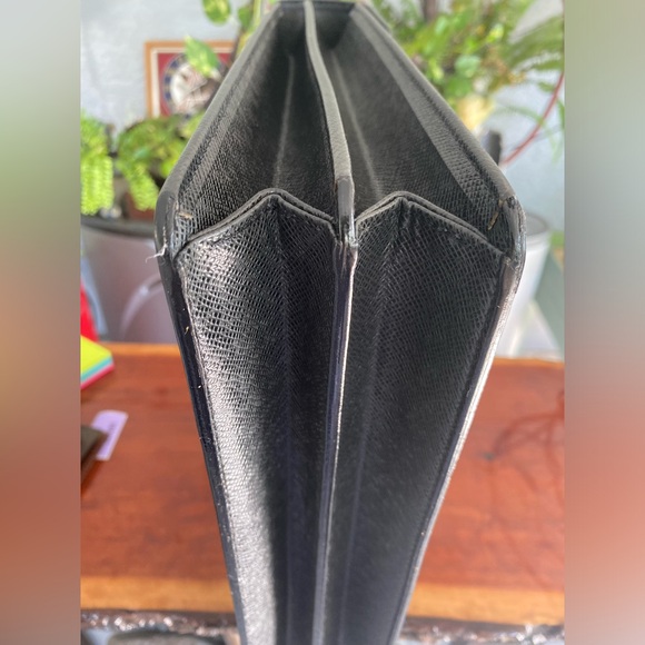 Louis Vuitton Robusto Taiga Leather Unisex Briefcase/Document/Laptop Bag - Picture 7 of 15